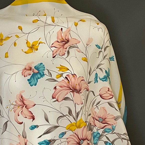 Vintage Nina Ricci Silk Scarf 30 In Sg Fair to Good Condition - Picture 5 of 10